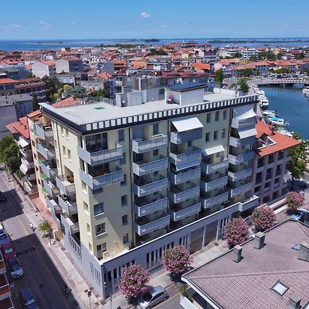 Residence Hotel Hungaria Градо Екстериор снимка