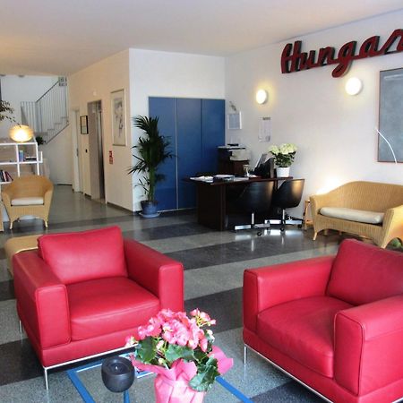 Residence Hotel Hungaria Градо Екстериор снимка