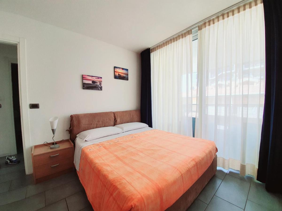 Residence Hotel Hungaria Градо Екстериор снимка