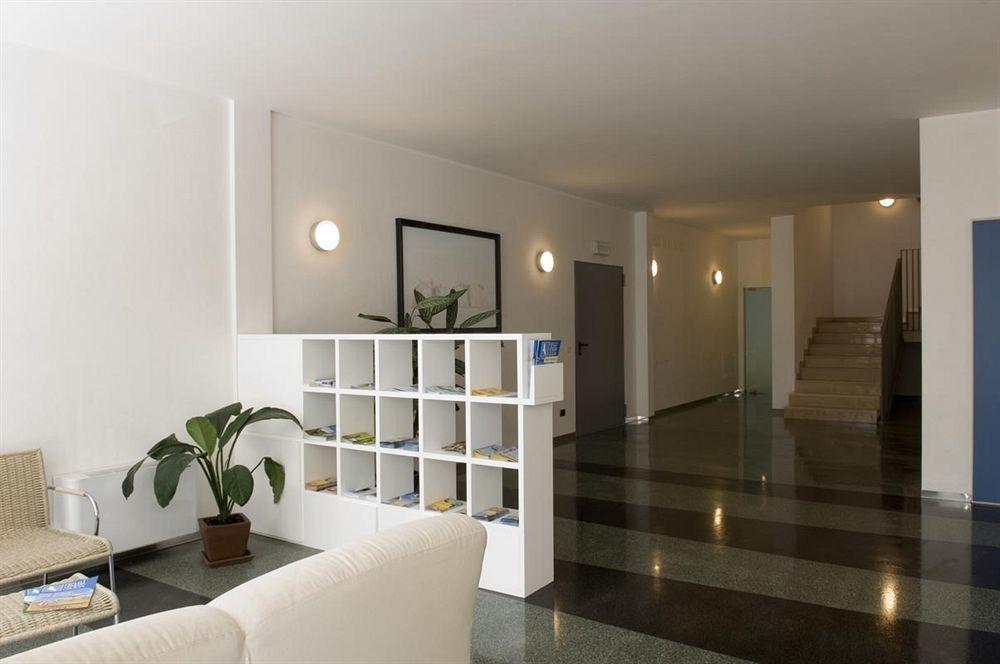 Residence Hotel Hungaria Градо Екстериор снимка