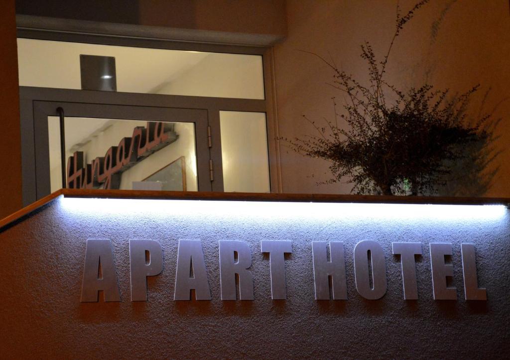 Residence Hotel Hungaria Градо Екстериор снимка