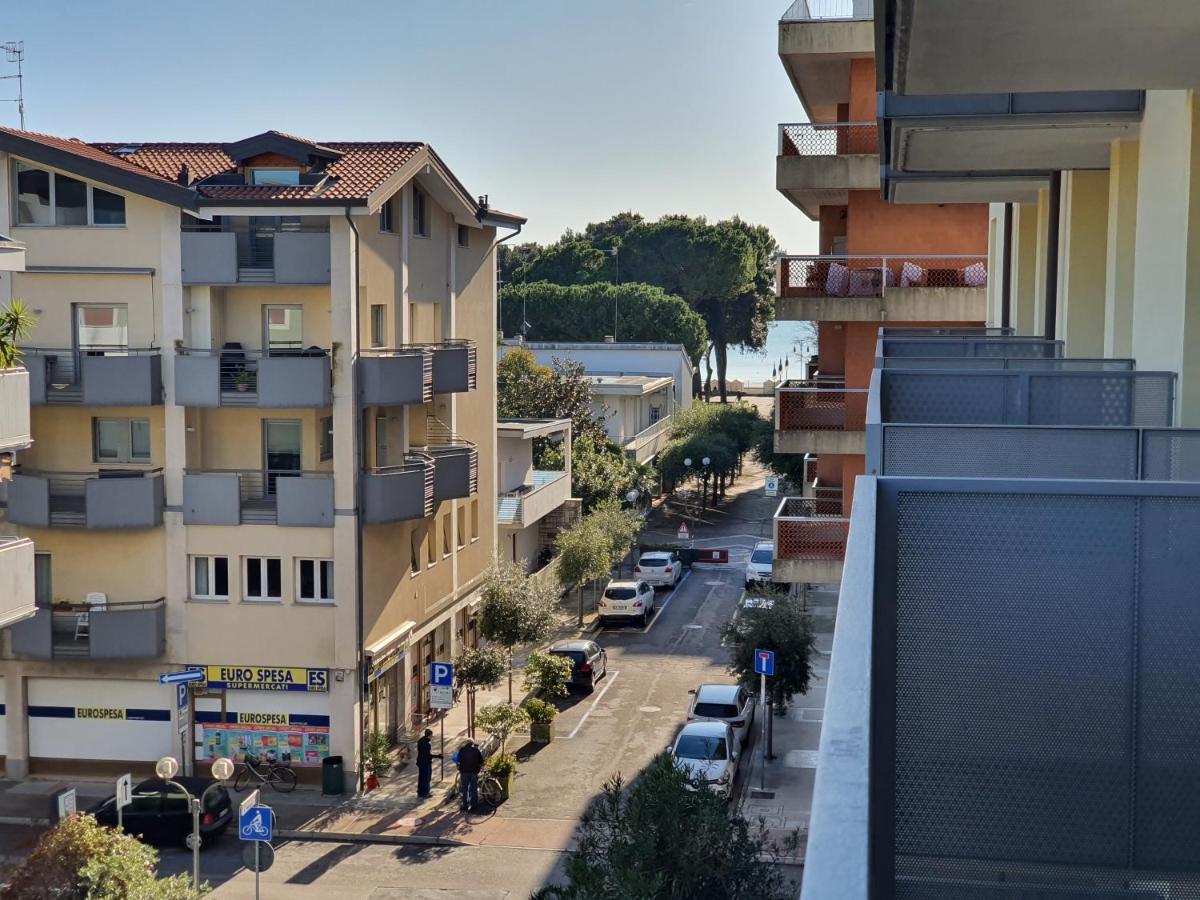 Residence Hotel Hungaria Градо Екстериор снимка