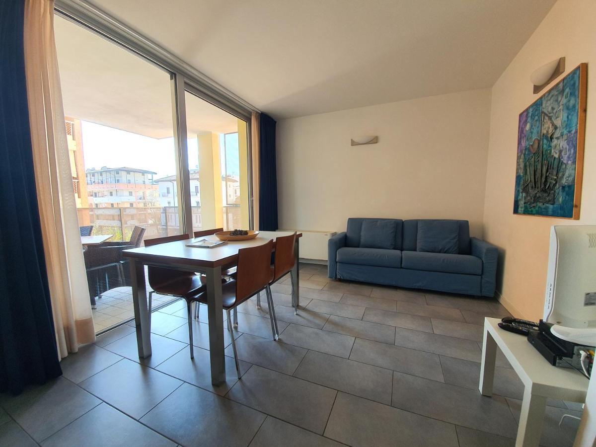 Residence Hotel Hungaria Градо Екстериор снимка